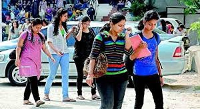 സംസ്ഥാനത്തെ കോളേജുകളിൽ സംരക്ഷണ സമിതികള് രൂപീകരിക്കണമെന്ന് ഡിജിപി സംസ്ഥാനത്തെ കോളേജുകളിൽ സംരക്ഷണ സമിതികള് രൂപീകരിക്കണമെന്ന് ഡിജിപി