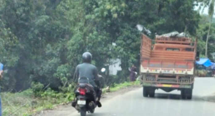 ഇട്ടിയപ്പാറ ബൈപാസ് റോഡ് അപകട ഭീഷണി നേരിടുന്നതായി ആക്ഷേപം ഇട്ടിയപ്പാറ ബൈപാസ് റോഡ് അപകട ഭീഷണി നേരിടുന്നതായി ആക്ഷേപം