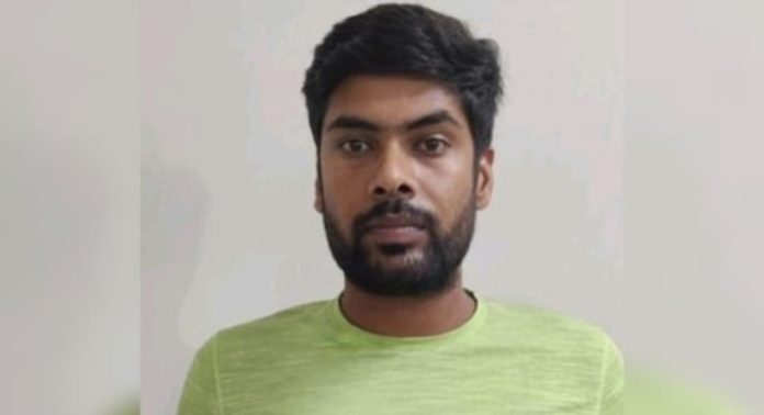 ഓപ്പറേഷൻ സിന്ദൂറിനിടെ പാകിസ്താന് നിർണായക വിവരങ്ങൾ കൈമാറിയ നേവി ഉദ്യോഗസ്ഥൻ അറസ്റ്റിൽ ഓപ്പറേഷൻ സിന്ദൂറിനിടെ പാകിസ്താന് നിർണായക വിവരങ്ങൾ കൈമാറിയ നേവി ഉദ്യോഗസ്ഥൻ അറസ്റ്റിൽ