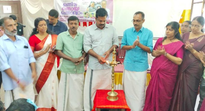 കോന്നിയിൽ കുട്ടികളിൽ ആവേശം നിറച്ച് പ്രവേശനോത്സവം കോന്നിയിൽ കുട്ടികളിൽ ആവേശം നിറച്ച് പ്രവേശനോത്സവം