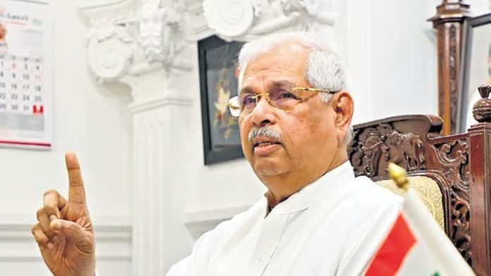 മലയാളം ഇനി ഭരണഭാഷ ; ബില്ലിൽ ഗവര്ണര് രാജേന്ദ്ര ആര്ലേക്കര് ഒപ്പിട്ടു മലയാളം ഇനി ഭരണഭാഷ ; ബില്ലിൽ ഗവര്ണര് രാജേന്ദ്ര ആര്ലേക്കര് ഒപ്പിട്ടു