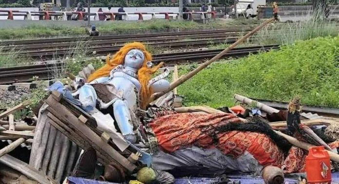 ബംഗ്ലാദേശിൽ ഹിന്ദു ക്ഷേത്രം പൊളിച്ചുമാറ്റി ; സംഭവത്തിൽ അപലപിച്ച് ഇന്ത്യ ബംഗ്ലാദേശിൽ ഹിന്ദു ക്ഷേത്രം പൊളിച്ചുമാറ്റി ; സംഭവത്തിൽ അപലപിച്ച് ഇന്ത്യ