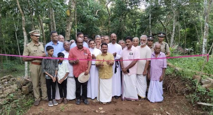 വലിയകാവിലെ കാനാത്രപടി – വടക്കേൽ പടി റോഡ് സഞ്ചാരയോഗ്യമാക്കി വലിയകാവിലെ കാനാത്രപടി – വടക്കേൽ പടി റോഡ് സഞ്ചാരയോഗ്യമാക്കി