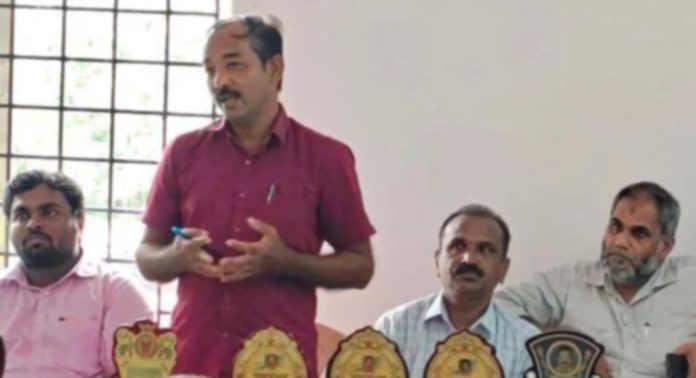 വിരമിച്ച കെ.എസ്.ആർ.ടി.സി ജീവനക്കാർക്ക് യാത്രയയപ്പ് നൽകി വിരമിച്ച കെ.എസ്.ആർ.ടി.സി ജീവനക്കാർക്ക് യാത്രയയപ്പ് നൽകി