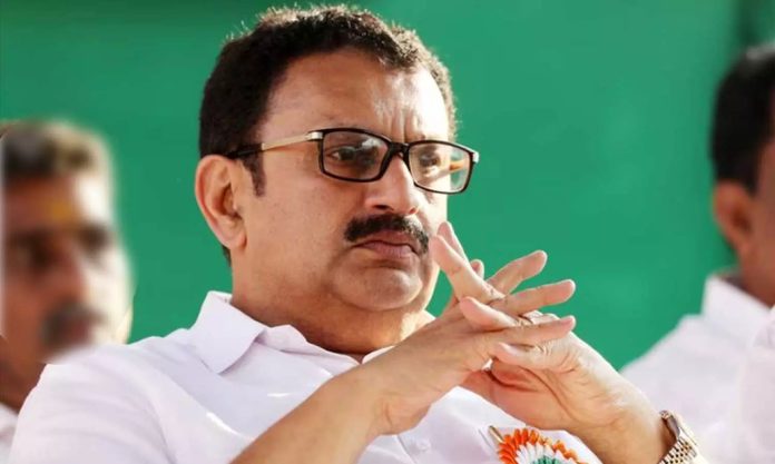 നേതാക്കളുടെ പിആർ പോരിൽ പ്രതികരിച്ച് കെ മുരളീധരൻ നേതാക്കളുടെ പിആർ പോരിൽ പ്രതികരിച്ച് കെ മുരളീധരൻ