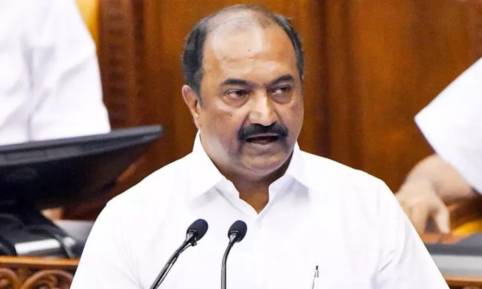 ഉത്തരവാദിത്തപ്പെട്ട സ്ഥാനത്തിരിക്കുന്ന പ്രതിപക്ഷ നേതാവ് വസ്തുതാ വിരുദ്ധമായ കാര്യങ്ങൾ തുടർച്ചയായി പറയുകയാണ് ; കെഎൻ ബാലഗോപാൽ ഉത്തരവാദിത്തപ്പെട്ട സ്ഥാനത്തിരിക്കുന്ന പ്രതിപക്ഷ നേതാവ് വസ്തുതാ വിരുദ്ധമായ കാര്യങ്ങൾ തുടർച്ചയായി പറയുകയാണ് ; കെഎൻ ബാലഗോപാൽ