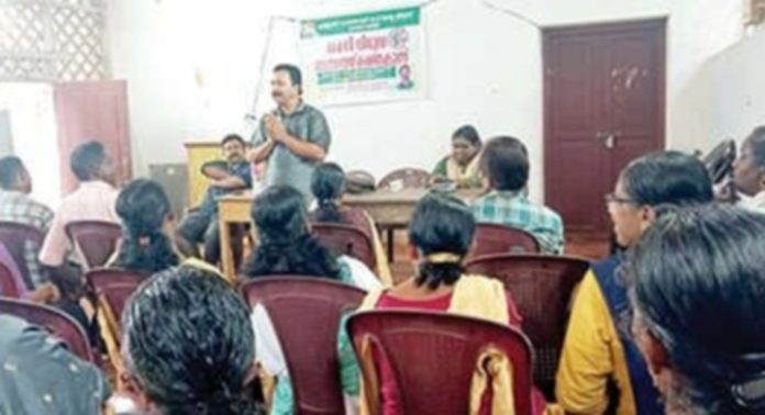 കൊടുമൺ എസ്റ്റേറ്റിൽ ലഹരി വിമുക്തി സെമിനാർ നടത്തി കൊടുമൺ എസ്റ്റേറ്റിൽ ലഹരി വിമുക്തി സെമിനാർ നടത്തി