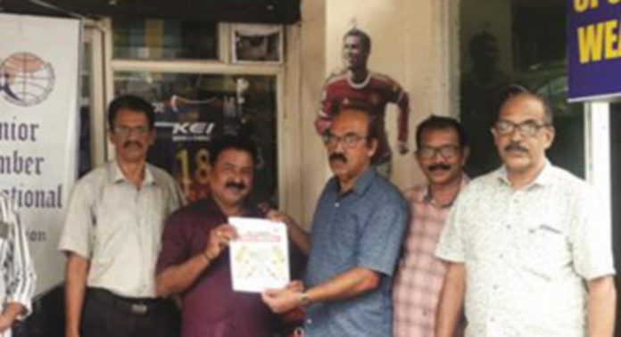 സീനിയർ ചേംബർ കോന്നിയുടെ ആഭിമുഖ്യത്തിൽ ലോകപുകയില വിരുദ്ധ ദിനം ആചരിച്ചു സീനിയർ ചേംബർ കോന്നിയുടെ ആഭിമുഖ്യത്തിൽ ലോകപുകയില വിരുദ്ധ ദിനം ആചരിച്ചു