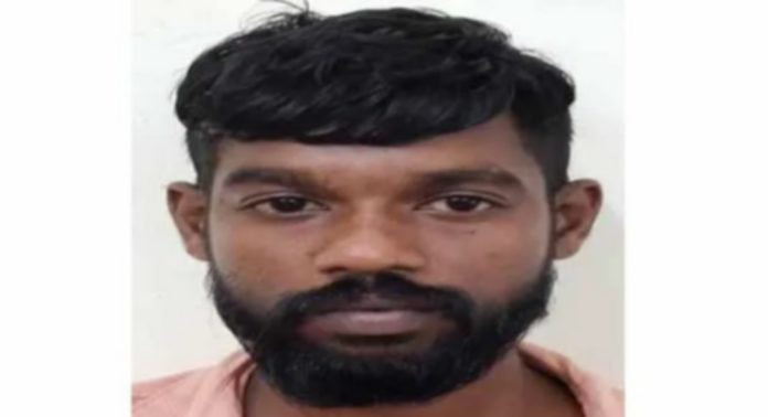 സ്കൂട്ടറിലെത്തി വയോധികയുടെ മാല കവര്ന്നു : പ്രതിയെ ആശുപത്രിയില് നിന്ന് അറസ്റ്റ് ചെയ്ത് കോയിപ്രം പോലീസ് സ്കൂട്ടറിലെത്തി വയോധികയുടെ മാല കവര്ന്നു : പ്രതിയെ ആശുപത്രിയില് നിന്ന് അറസ്റ്റ് ചെയ്ത് കോയിപ്രം പോലീസ്