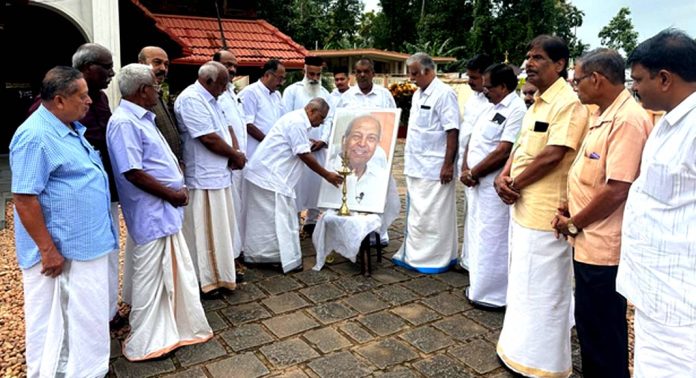 മുൻമന്ത്രിയും സ്പീക്കറും ആയിരുന്ന ടി എസ് ജോണിന്റെ ഒൻപതാം ചരമവാർഷികം നടന്നു മുൻമന്ത്രിയും സ്പീക്കറും ആയിരുന്ന ടി എസ് ജോണിന്റെ ഒൻപതാം ചരമവാർഷികം നടന്നു
