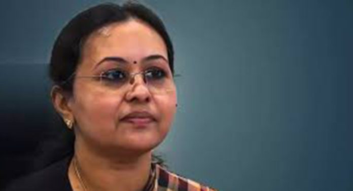 മഴ തുടരുന്നതിനാല് പകര്ച്ചവ്യാധികള്ക്കെതിരെ ജാഗ്രത തുടരണമെന്ന് ആരോഗ്യ വകുപ്പ് മന്ത്രി വീണാ ജോര്ജ് മഴ തുടരുന്നതിനാല് പകര്ച്ചവ്യാധികള്ക്കെതിരെ ജാഗ്രത തുടരണമെന്ന് ആരോഗ്യ വകുപ്പ് മന്ത്രി വീണാ ജോര്ജ്