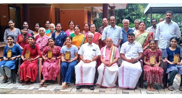 മെറിറ്റ് അവാർഡും മോട്ടിവേഷൻ ക്ലാസും നടത്തി മെറിറ്റ് അവാർഡും മോട്ടിവേഷൻ ക്ലാസും നടത്തി