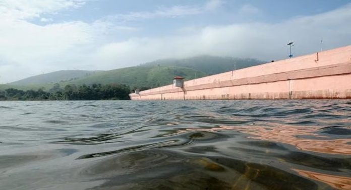 ജലനിരപ്പ് 134.30 അടി ; മഴ ശക്തമായാൽ മുല്ലപ്പെരിയാർ അണക്കെട്ട് ശനിയാഴ്ച തുറക്കും ജലനിരപ്പ് 134.30 അടി ; മഴ ശക്തമായാൽ മുല്ലപ്പെരിയാർ അണക്കെട്ട് ശനിയാഴ്ച തുറക്കും
