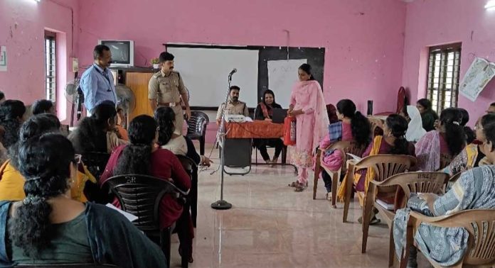 ദുരന്തങ്ങള് ഉണ്ടായാല് അത് എങ്ങനെ നേരിടണമെന്നതിന് അധ്യാപകർക്ക് പ്രായോഗിക പരിശീലനം നൽകി റാന്നി ബി.ആർ.സി ദുരന്തങ്ങള് ഉണ്ടായാല് അത് എങ്ങനെ നേരിടണമെന്നതിന് അധ്യാപകർക്ക് പ്രായോഗിക പരിശീലനം നൽകി റാന്നി ബി.ആർ.സി
