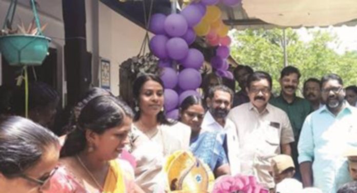തുവയൂര് നോര്ത്ത് സര്ക്കാര് എല്പിഎസിലെ സ്റ്റാര്സ് വര്ണക്കൂടാരം ഉദ്ഘാടനം ചെയ്തു തുവയൂര് നോര്ത്ത് സര്ക്കാര് എല്പിഎസിലെ സ്റ്റാര്സ് വര്ണക്കൂടാരം ഉദ്ഘാടനം ചെയ്തു