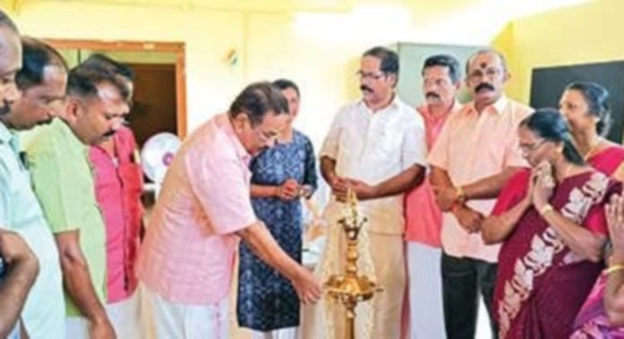 ചെറുമുഖ-പാറ്റൂർ എസ്എൻഡിപി ശാഖായോഗത്തിൽ സ്കോളർഷിപ്പ് വിതരണവും വ്യക്തിത്വവികസന ക്യാമ്പും നടന്നു ചെറുമുഖ-പാറ്റൂർ എസ്എൻഡിപി ശാഖായോഗത്തിൽ സ്കോളർഷിപ്പ് വിതരണവും വ്യക്തിത്വവികസന ക്യാമ്പും നടന്നു