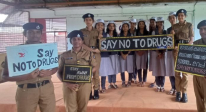 അന്താരാഷ്ട്ര ലഹരി വിരുദ്ധ ദിനം ; തോട്ടക്കോണം ഗവ.ഹയർ സെക്കന്ററി സ്കൂളിൽ കുട്ടികൾ ലഹരിവിരുദ്ധ പ്രതിജ്ഞ എടുത്തു അന്താരാഷ്ട്ര ലഹരി വിരുദ്ധ ദിനം ; തോട്ടക്കോണം ഗവ.ഹയർ സെക്കന്ററി സ്കൂളിൽ കുട്ടികൾ ലഹരിവിരുദ്ധ പ്രതിജ്ഞ എടുത്തു