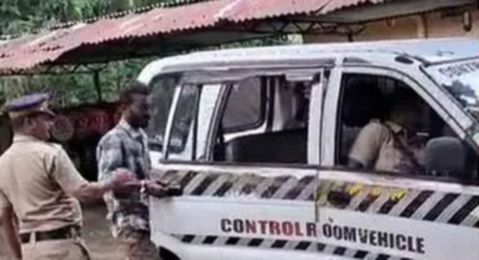 വീട്ടമ്മയെ ആക്രമിക്കാന് ശ്രമം : പ്രതി പന്തളം പോലീസിന്റെ പിടിയില് വീട്ടമ്മയെ ആക്രമിക്കാന് ശ്രമം : പ്രതി പന്തളം പോലീസിന്റെ പിടിയില്