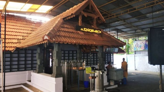 ക്ഷേത്രത്തിലെ വിഗ്രഹത്തിൽ ചാർത്തിയ സ്വർണമാല കവർന്ന മേൽശാന്തി അറസ്റ്റിൽ ക്ഷേത്രത്തിലെ വിഗ്രഹത്തിൽ ചാർത്തിയ സ്വർണമാല കവർന്ന മേൽശാന്തി അറസ്റ്റിൽ