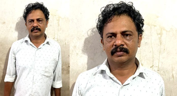 ഡാന്സ് സ്കൂളില് ഏഴ് വയസുകാരന് പ്രകൃതി വിരുദ്ധ പീഡനം ; നൃത്ത അധ്യാപകന് അമ്പതിരണ്ട് വർഷം കഠിന തടവും 3.25 ലക്ഷം പിഴയും ഡാന്സ് സ്കൂളില് ഏഴ് വയസുകാരന് പ്രകൃതി വിരുദ്ധ പീഡനം ; നൃത്ത അധ്യാപകന് അമ്പതിരണ്ട് വർഷം കഠിന തടവും 3.25 ലക്ഷം പിഴയും