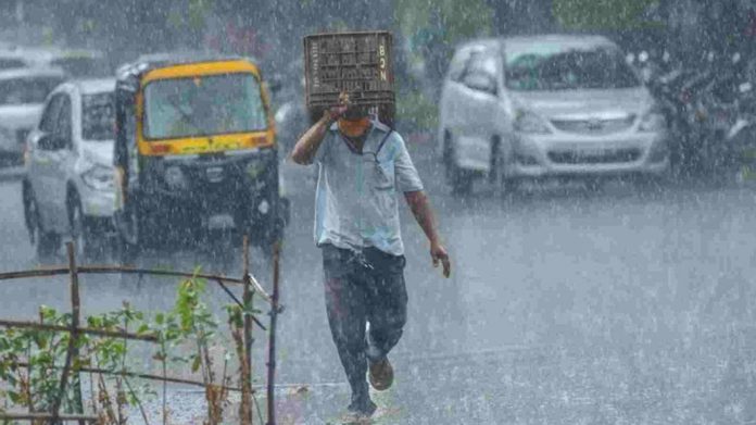 മഴ മുന്നറിയിപ്പില് മാറ്റം ; ഇന്ന് നാലുജില്ലകളിൽ ഓറഞ്ച് അലർട്ട് മഴ മുന്നറിയിപ്പില് മാറ്റം ; ഇന്ന് നാലുജില്ലകളിൽ ഓറഞ്ച് അലർട്ട്