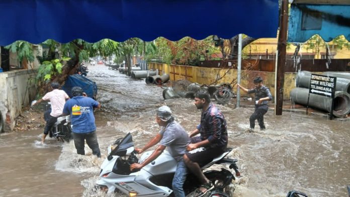 വടക്കുകിഴക്കൻ സംസ്ഥാനങ്ങളിൽ കനത്തമഴ ; രണ്ടുദിവസത്തിനിടെ 30 മരണം വടക്കുകിഴക്കൻ സംസ്ഥാനങ്ങളിൽ കനത്തമഴ ; രണ്ടുദിവസത്തിനിടെ 30 മരണം