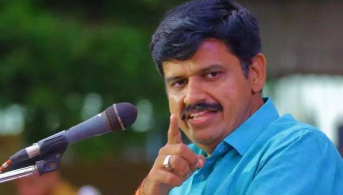 പിണറായി വിജയന്റെ വസതിയിൽ നടന്ന ഇഡി റെയ്ഡിൽ പ്രതികരിച്ച് എംഎൽഎ സന്ദീപ് വാര്യർ പിണറായി വിജയന്റെ വസതിയിൽ നടന്ന ഇഡി റെയ്ഡിൽ പ്രതികരിച്ച് എംഎൽഎ സന്ദീപ് വാര്യർ