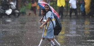 കനത്ത മഴ തുടരുന്നു ; സംസ്ഥാനത്തെ 12 ജില്ലകളിലും വിദ്യാഭ്യാസ സ്ഥാപനങ്ങൾക്ക് ഇന്ന് അവധി പ്രഖ്യാപിച്ചു