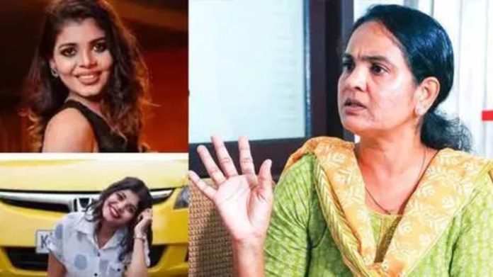ഷീല സണ്ണിയെ വ്യാജ ലഹരികേസിൽ കുടുക്കിയ ബന്ധു ലിവിയ കസ്റ്റഡിയിൽ ഷീല സണ്ണിയെ വ്യാജ ലഹരികേസിൽ കുടുക്കിയ ബന്ധു ലിവിയ കസ്റ്റഡിയിൽ