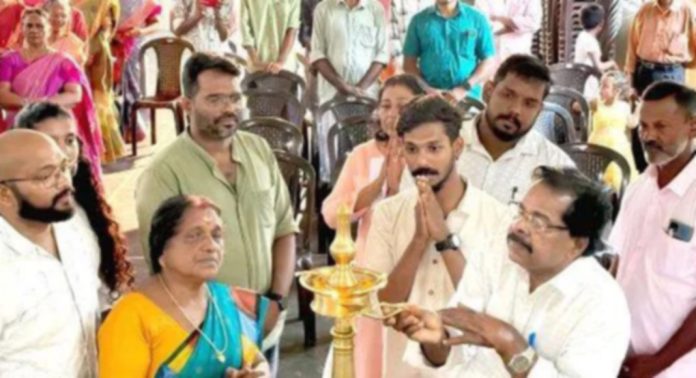 ശ്രീനാരായണ ഗുരുവിനെ അറിഞ്ഞ് സംഘടനാ ബോധമുള്ള യുവതലമുറയെ വാർത്തെടുക്കാൻ ഗുരുവിചാര ജ്ഞാനയജ്ഞം കൊണ്ട് സാധ്യമാകണം ; സന്തോഷ് ശാന്തി ശ്രീനാരായണ ഗുരുവിനെ അറിഞ്ഞ് സംഘടനാ ബോധമുള്ള യുവതലമുറയെ വാർത്തെടുക്കാൻ ഗുരുവിചാര ജ്ഞാനയജ്ഞം കൊണ്ട് സാധ്യമാകണം ; സന്തോഷ് ശാന്തി
