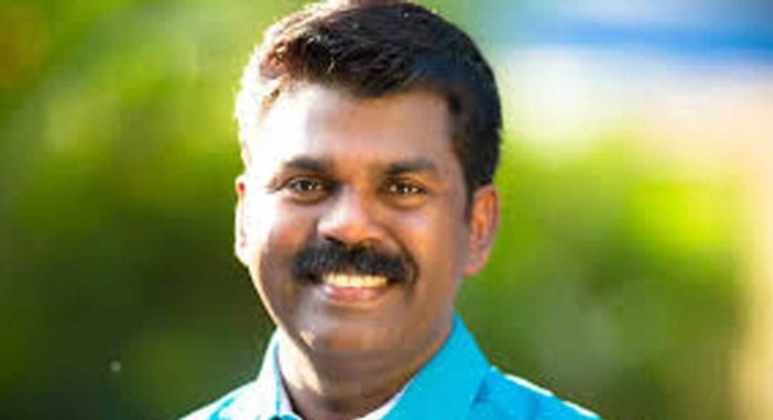 കിറ്റെക്സ് എംഡി സാബു എം ജേക്കബിനെതിരെ പിവി ശ്രീനിജൻ എംഎൽഎ കിറ്റെക്സ് എംഡി സാബു എം ജേക്കബിനെതിരെ പിവി ശ്രീനിജൻ എംഎൽഎ
