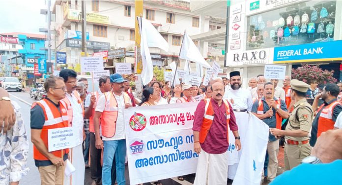 പന്തളം സൗഹൃദ റസിഡൻസ് അസോസിയേഷൻ ലഹരി വിരുദ്ധ ജനകീയ കൂട്ടായ്മയും ബോധവൽക്കരണവും നടത്തി പന്തളം സൗഹൃദ റസിഡൻസ് അസോസിയേഷൻ ലഹരി വിരുദ്ധ ജനകീയ കൂട്ടായ്മയും ബോധവൽക്കരണവും നടത്തി
