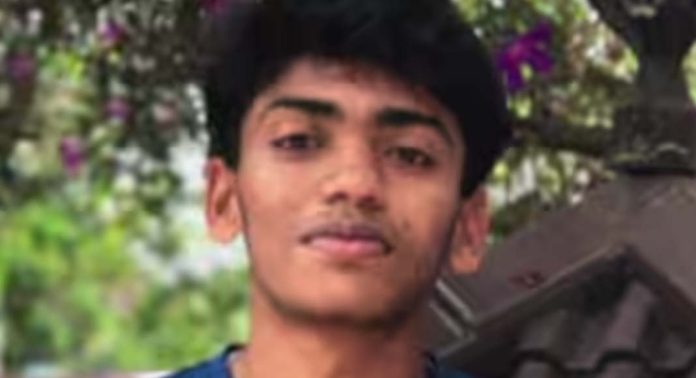 ഇടുക്കി അണക്കരയിൽ വാഹനാപകടത്തിൽ മരിച്ച വിദ്യാർത്ഥിയുടെ സംസ്കാരം വൈകുന്നു ഇടുക്കി അണക്കരയിൽ വാഹനാപകടത്തിൽ മരിച്ച വിദ്യാർത്ഥിയുടെ സംസ്കാരം വൈകുന്നു
