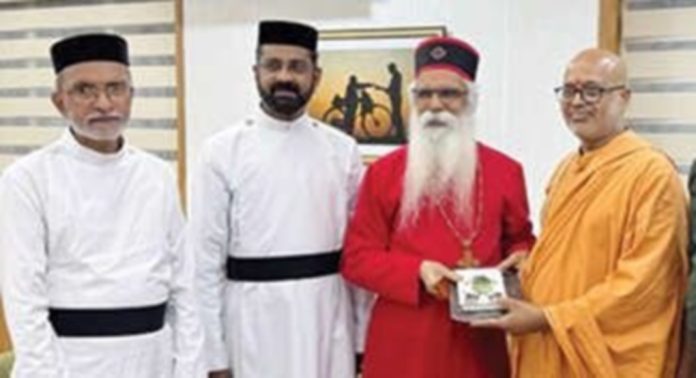 മാർ തെയോഫിലസ് മെത്രാപ്പൊലീത്തയുമായി സ്വാമി ജ്ഞാനതീർത്ഥ കൂടിക്കാഴ്ച നടത്തി മാർ തെയോഫിലസ് മെത്രാപ്പൊലീത്തയുമായി സ്വാമി ജ്ഞാനതീർത്ഥ കൂടിക്കാഴ്ച നടത്തി