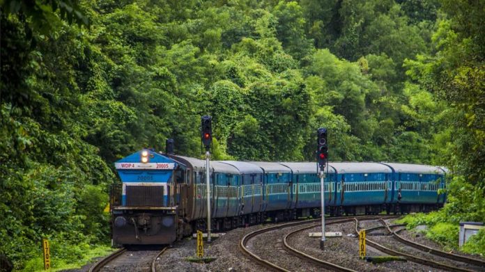 മൺസൂൺ – കൊങ്കൺ വഴിയുള്ള സമയക്രമം പുതുക്കി റെയിൽവേ മൺസൂൺ – കൊങ്കൺ വഴിയുള്ള സമയക്രമം പുതുക്കി റെയിൽവേ