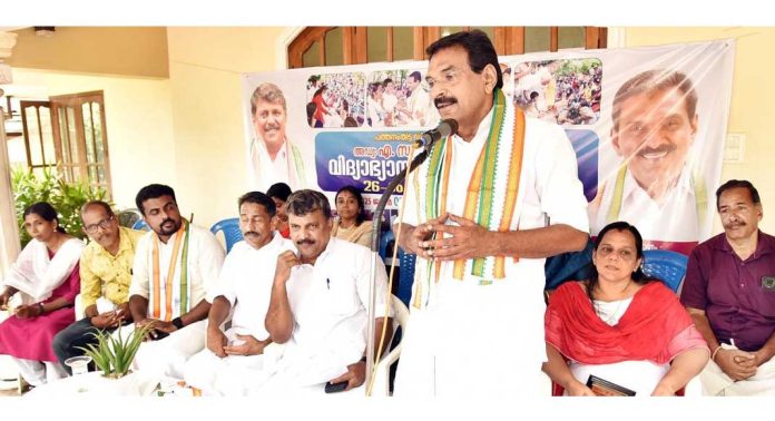 അഡ്വക്കേറ്റ് എ സുരേഷ് കുമാറിന്റെ വിദ്യാഭ്യാസ സഹായം 26 ആം വർഷത്തിലും തുടരുന്നു അഡ്വക്കേറ്റ് എ സുരേഷ് കുമാറിന്റെ വിദ്യാഭ്യാസ സഹായം 26 ആം വർഷത്തിലും തുടരുന്നു