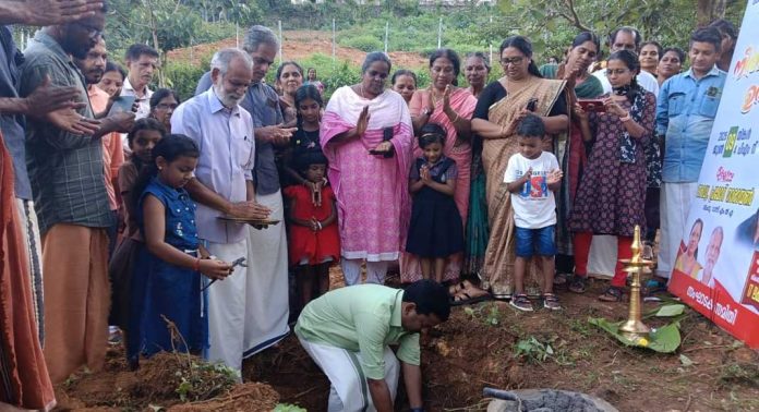 വടശ്ശേരിക്കരയിൽ അങ്കണവാടിക്കായി നിർമ്മിക്കുന്ന പുതിയ കെട്ടിടത്തിന്റെ തറക്കല്ലിടിൽ കർമ്മം അഡ്വ. പ്രമോദ് നാരായൺ എംഎൽഎ നിർവഹിച്ചു വടശ്ശേരിക്കരയിൽ അങ്കണവാടിക്കായി നിർമ്മിക്കുന്ന പുതിയ കെട്ടിടത്തിന്റെ തറക്കല്ലിടിൽ കർമ്മം അഡ്വ. പ്രമോദ് നാരായൺ എംഎൽഎ നിർവഹിച്ചു