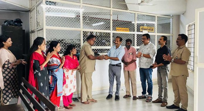 ജില്ലയില് കെഎസ്ആര്ടിസി സ്മാര്ട്ട് കാര്ഡിന് വന് സ്വീകാര്യത ജില്ലയില് കെഎസ്ആര്ടിസി സ്മാര്ട്ട് കാര്ഡിന് വന് സ്വീകാര്യത