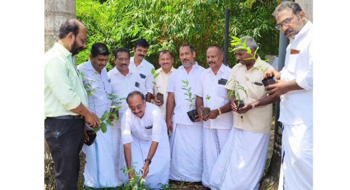 തിരുവല്ലയിൽ യൂത്ത് ഫ്രണ്ട് ലോകപരിസ്ഥിതി ദിനം ആചരിച്ചു തിരുവല്ലയിൽ യൂത്ത് ഫ്രണ്ട് ലോകപരിസ്ഥിതി ദിനം ആചരിച്ചു