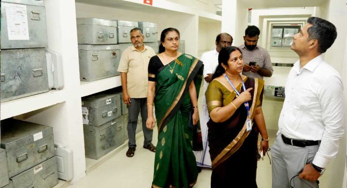 മുഖ്യ തിരഞ്ഞെടുപ്പ് ഓഫീസര് ഇലക്ഷന് വെയര് ഹൗസില് പരിശോധന നടത്തി മുഖ്യ തിരഞ്ഞെടുപ്പ് ഓഫീസര് ഇലക്ഷന് വെയര് ഹൗസില് പരിശോധന നടത്തി