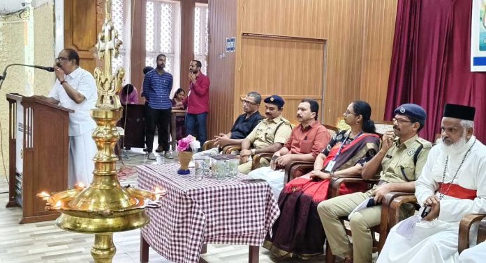 ലഹരിക്കെതിരെ സമൂഹം ഒന്നിക്കണം ; ജില്ലാ പഞ്ചായത്ത് പ്രസിഡന്റ് ലഹരിക്കെതിരെ സമൂഹം ഒന്നിക്കണം ; ജില്ലാ പഞ്ചായത്ത് പ്രസിഡന്റ്