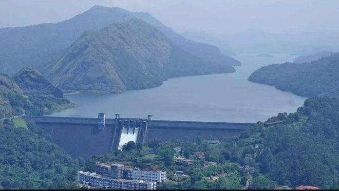 ചെറുതോണിയിലെ വൈറൽ വ്യൂ പോയിന്റിലേക്കുള്ള പ്രവേശനം വനംവകുപ്പ് നിരോധിച്ചു ചെറുതോണിയിലെ വൈറൽ വ്യൂ പോയിന്റിലേക്കുള്ള പ്രവേശനം വനംവകുപ്പ് നിരോധിച്ചു