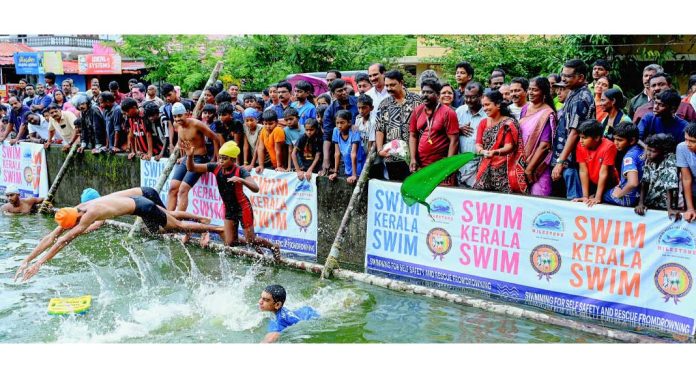സ്വിം കേരളാ സ്വിം മൂന്നാം ഘട്ട നീന്തൽ പരിശീലന പദ്ധതിക്ക് തുടക്കമായി സ്വിം കേരളാ സ്വിം മൂന്നാം ഘട്ട നീന്തൽ പരിശീലന പദ്ധതിക്ക് തുടക്കമായി