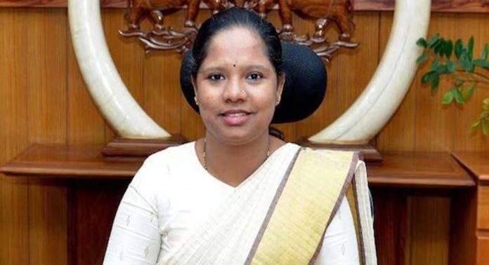 വയനാടുമായി ബന്ധപ്പെട്ട് മാധ്യമങ്ങൾ ജനങ്ങളിൽ പരിഭ്രാന്തിയും ഭീതിയും ഉണ്ടാക്കുന്ന തരത്തിലുള്ള വാർത്തകൾ നൽകരുതെന്ന് ജില്ലാ കളക്ടർ വയനാടുമായി ബന്ധപ്പെട്ട് മാധ്യമങ്ങൾ ജനങ്ങളിൽ പരിഭ്രാന്തിയും ഭീതിയും ഉണ്ടാക്കുന്ന തരത്തിലുള്ള വാർത്തകൾ നൽകരുതെന്ന് ജില്ലാ കളക്ടർ