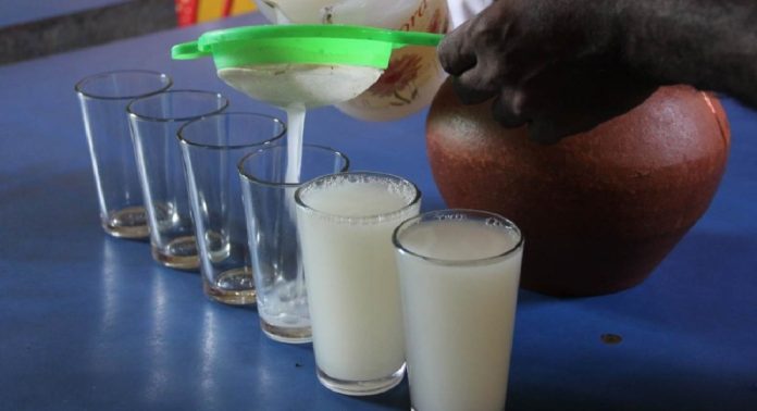 കുമരകത്ത് ഭക്ഷ്യവിഷബാധയെ തുടർന്ന് യുവാവ് മരിച്ച സംഭവത്തിൽ കള്ള് ഷാപ്പിന്റെ ലൈസൻസ് സസ്പെൻഡ് ചെയ്തു കുമരകത്ത് ഭക്ഷ്യവിഷബാധയെ തുടർന്ന് യുവാവ് മരിച്ച സംഭവത്തിൽ കള്ള് ഷാപ്പിന്റെ ലൈസൻസ് സസ്പെൻഡ് ചെയ്തു