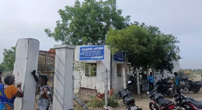 തമിഴ്നാട്ടിലെ ശിവകാശിയിൽ പടക്ക നിർമാണ ശാലയിൽ സ്ഫോടനം ; അഞ്ച് മരണം തമിഴ്നാട്ടിലെ ശിവകാശിയിൽ പടക്ക നിർമാണ ശാലയിൽ സ്ഫോടനം ; അഞ്ച് മരണം
