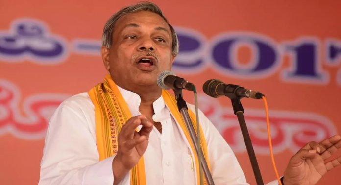കന്യാസ്ത്രീമാരുടെ അറസ്റ്റ് ; കേരള ബിജെപിയെ തള്ളി വിശ്വഹിന്ദു പരിഷത്ത് കന്യാസ്ത്രീമാരുടെ അറസ്റ്റ് ; കേരള ബിജെപിയെ തള്ളി വിശ്വഹിന്ദു പരിഷത്ത്