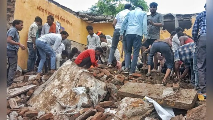 രാജസ്ഥാനിൽ സ്കൂൾ കെട്ടിടം തകർന്നു വീണ് നാല് വിദ്യാർത്ഥികൾ മരിച്ചു രാജസ്ഥാനിൽ സ്കൂൾ കെട്ടിടം തകർന്നു വീണ് നാല് വിദ്യാർത്ഥികൾ മരിച്ചു