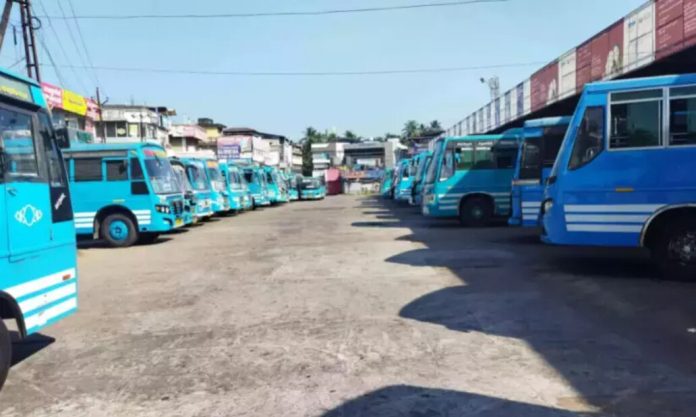 സംസ്ഥാനത്ത് മറ്റന്നാള് മുതല് സ്വകാര്യ ബസ് സമരം സംസ്ഥാനത്ത് മറ്റന്നാള് മുതല് സ്വകാര്യ ബസ് സമരം