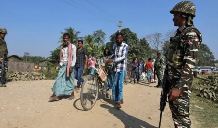 അനധികൃതമായി ഇന്ത്യയിൽ തുടരുന്ന ബംഗ്ലാദേശികളെ പുറത്താക്കാൻ നിയമം കടുപ്പിച്ച് അസം അനധികൃതമായി ഇന്ത്യയിൽ തുടരുന്ന ബംഗ്ലാദേശികളെ പുറത്താക്കാൻ നിയമം കടുപ്പിച്ച് അസം